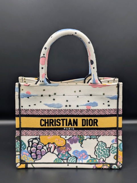 Dior Book Tote édition limitée Ciel de rêve