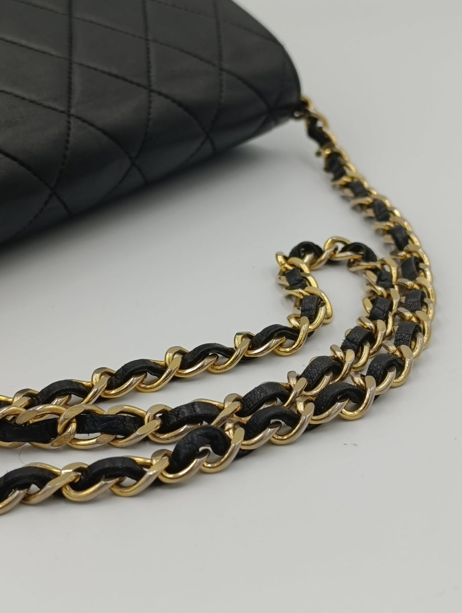 Chanel Timeless 22 vintage dessous du sac