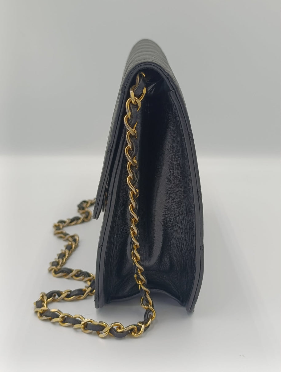 Sac Chanel Timeless 22 vintage vue de profil