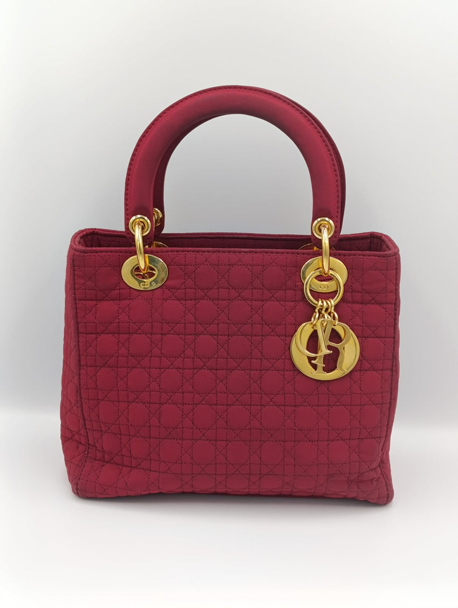 Sac Lady Dior medium nylon framboise vue principale