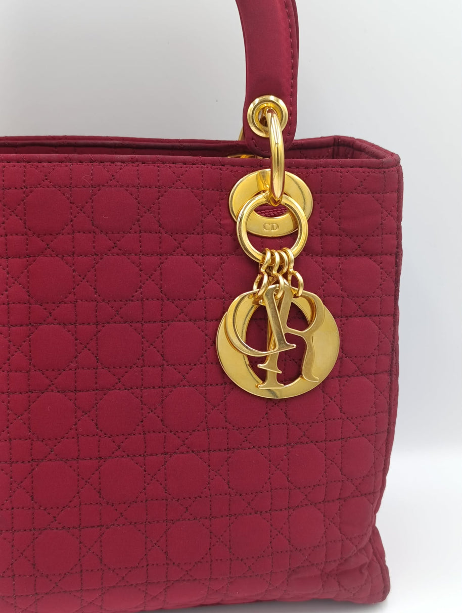 Détail nylon framboise Lady Dior medium