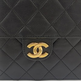 Chanel Timeless 22 vintage détail fermoir CC doré