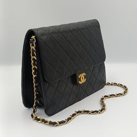 Sac Chanel Timeless 22 noir détail chaîne entrelacée cuir