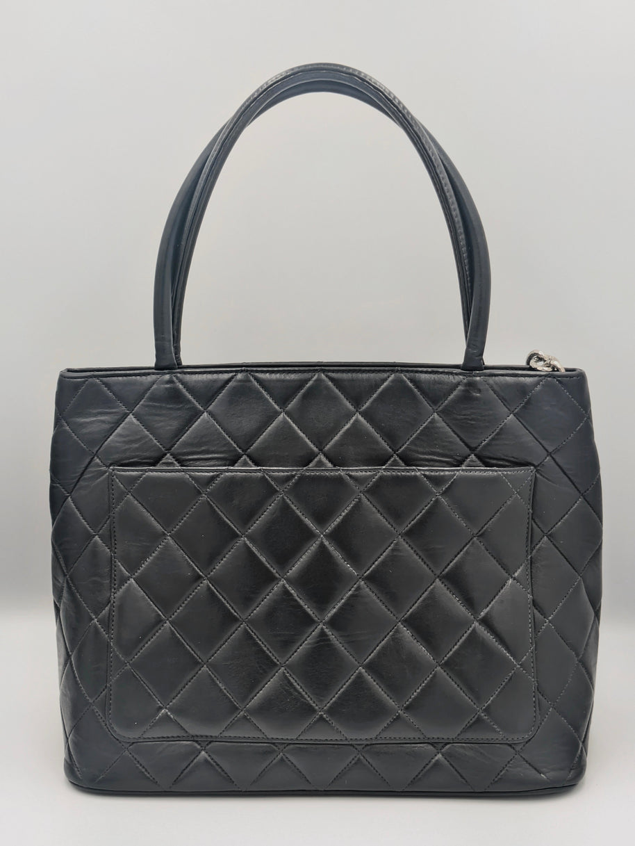 Poignées du Chanel Cabas Tote Médaillon