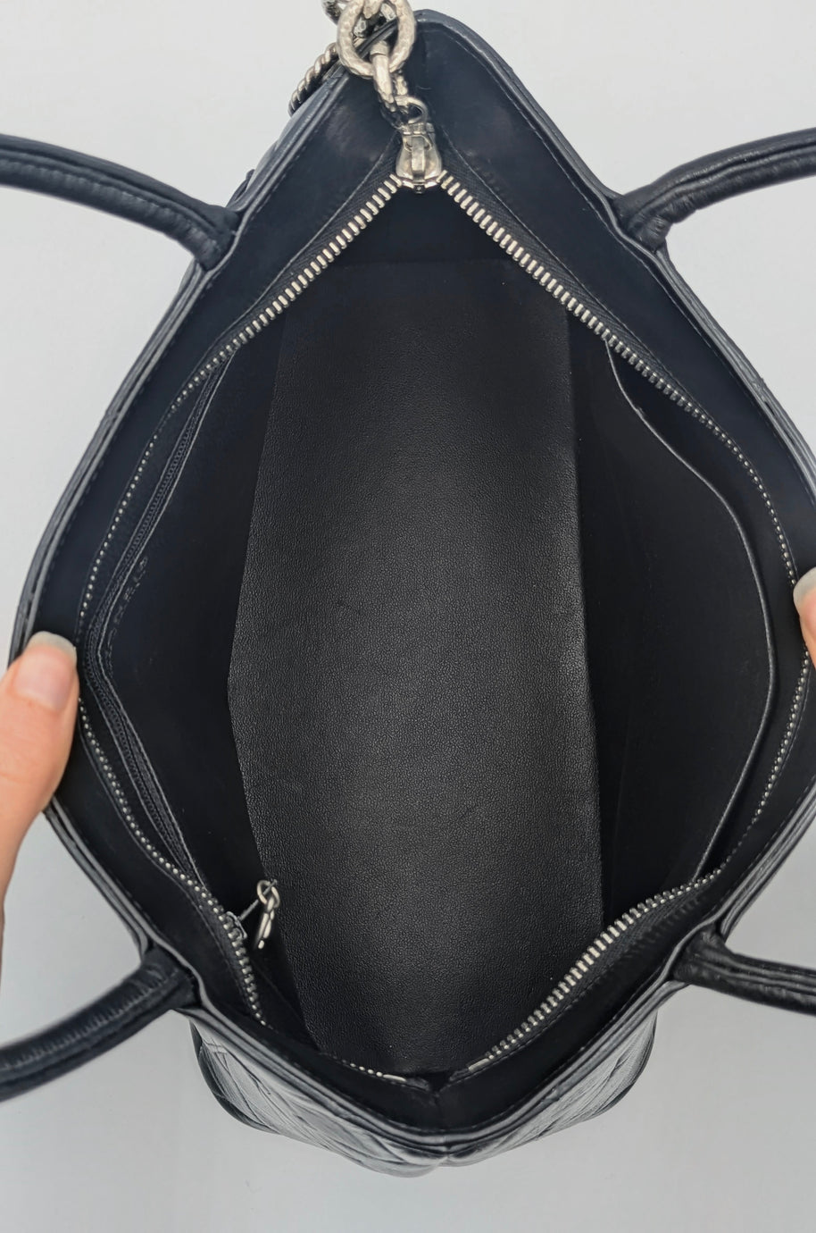 Photo complémentaire du sac Chanel Cabas Tote noir