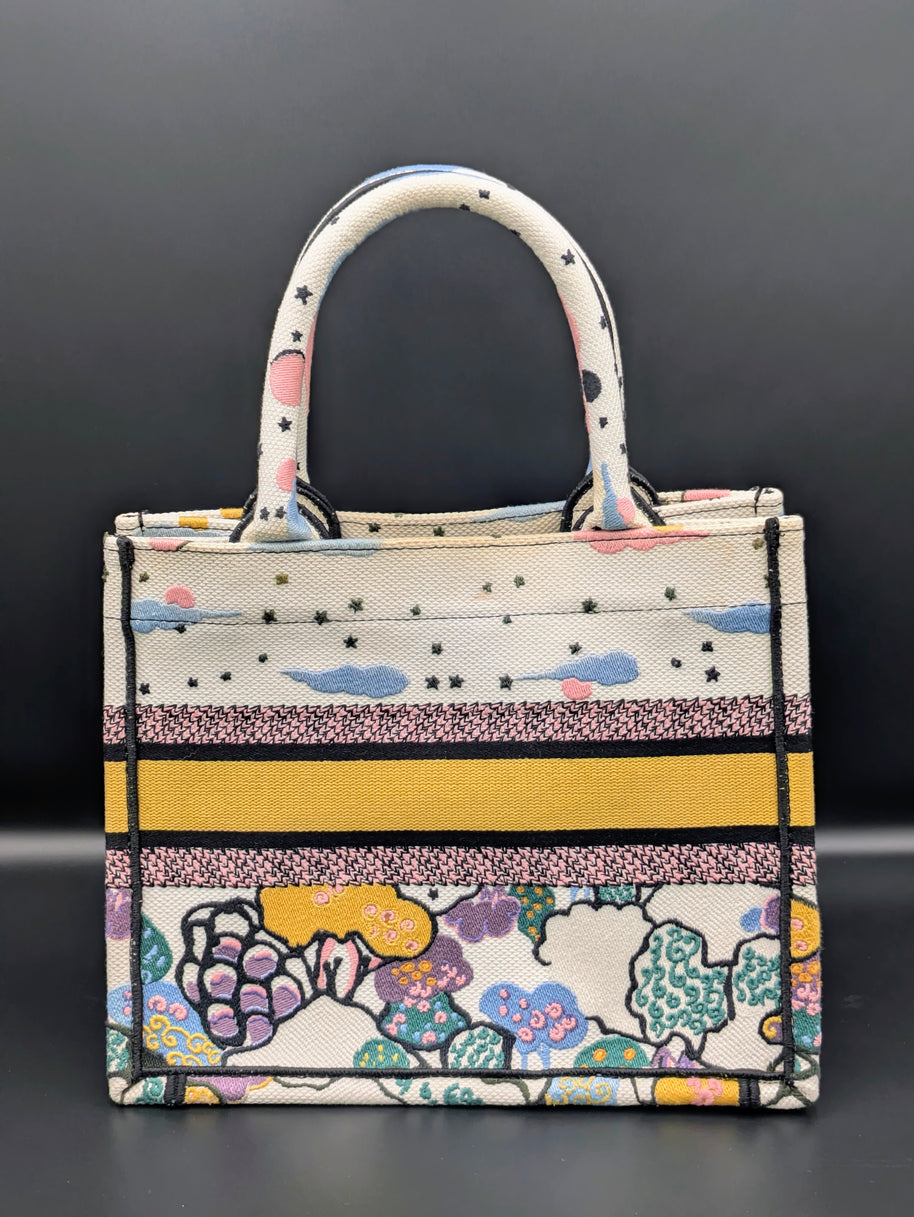 Profil du sac Dior Book Tote multicolore