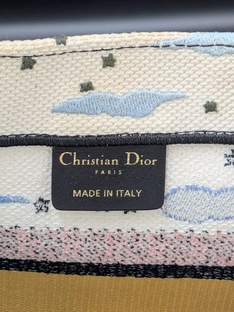 Facture et carnet d’entretien du Dior Book Tote