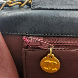 Photo complémentaire du sac Chanel Timeless vintage noir