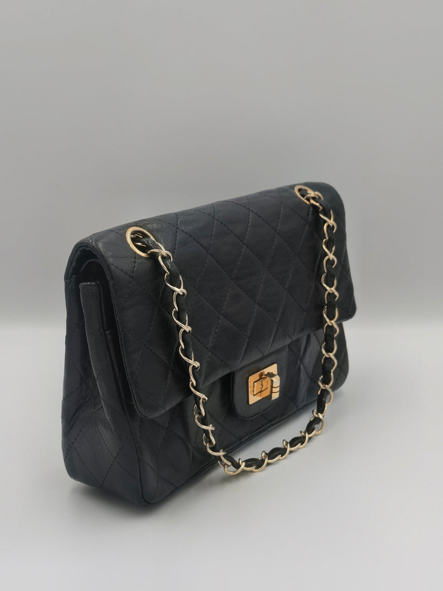 Sac Chanel 2.55 cuir noir et dorure 24k Gold- Génération 70's
