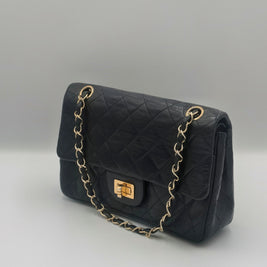 Sac Chanel 2.55 cuir noir et dorure 24k Gold- Génération 70's