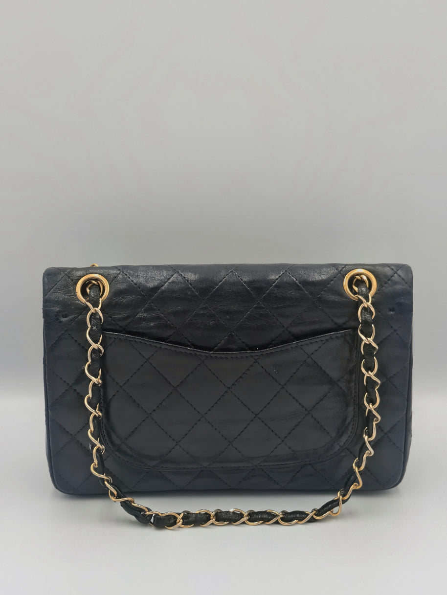 Sac Chanel 2.55 cuir noir et dorure 24k Gold- Génération 70's