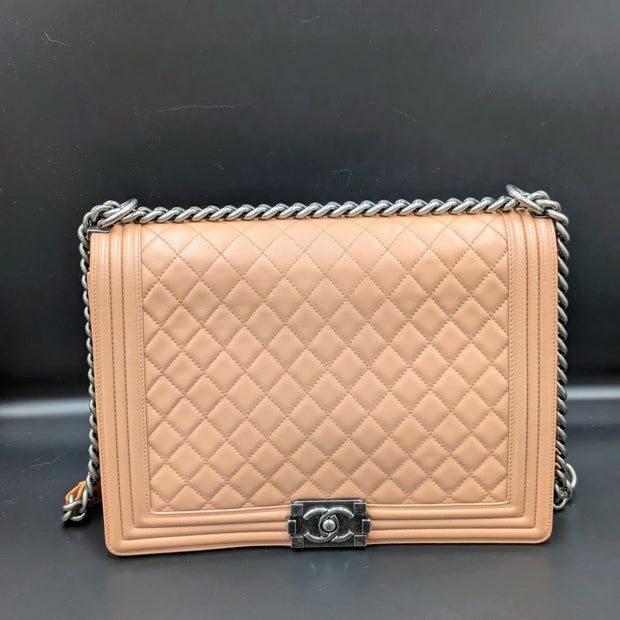 Sac Chanel Boy large beige rosé full set vue principale