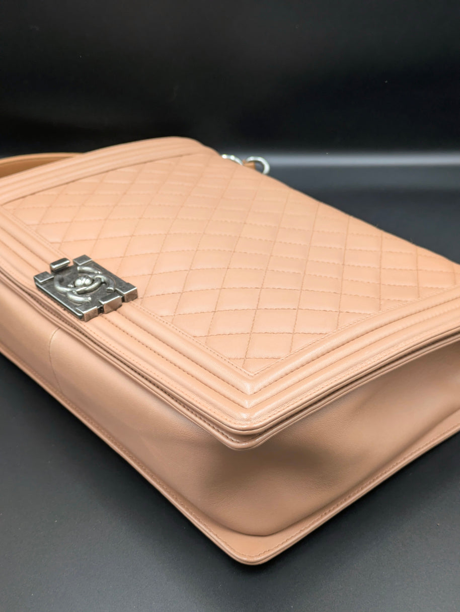 Carte et éléments du full set Chanel Boy beige rosé