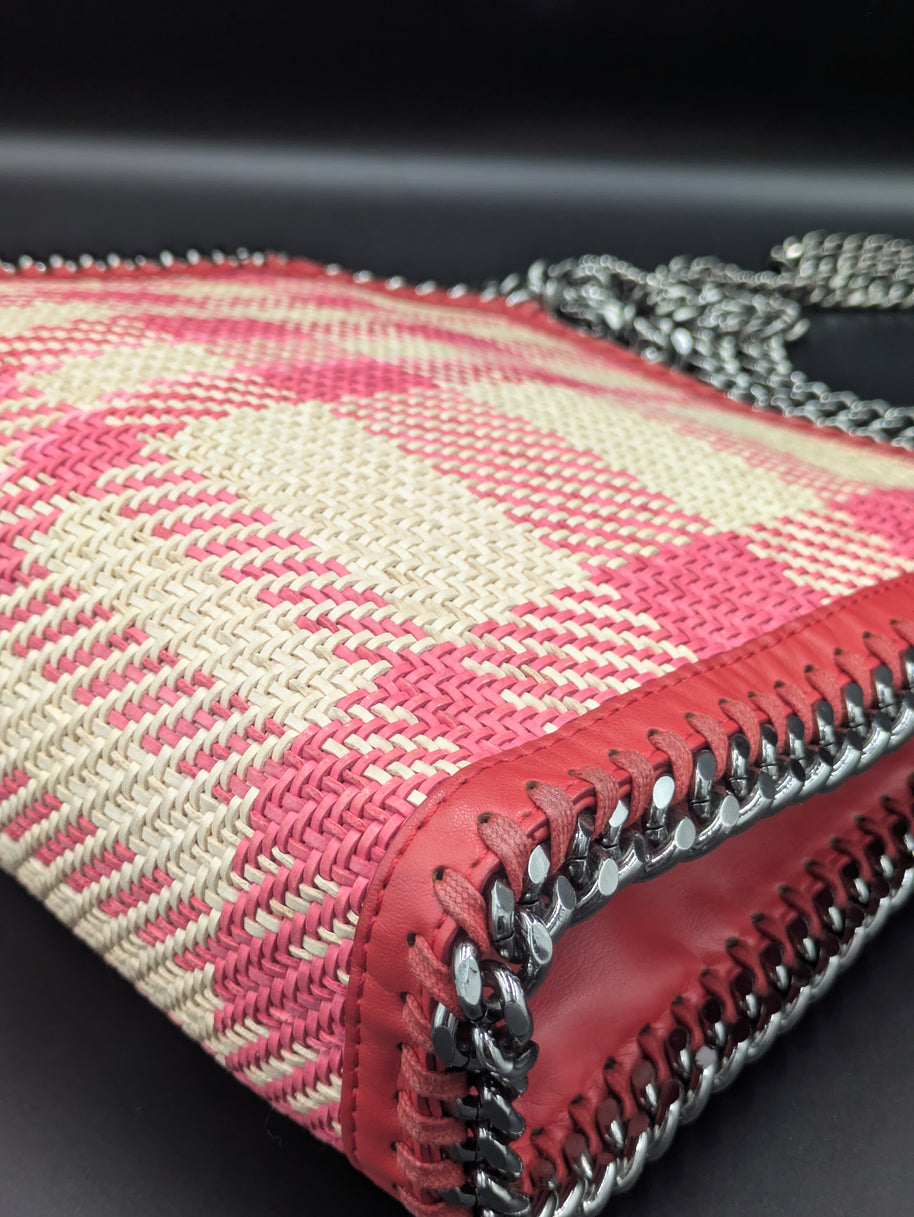 Détail des coutures du Stella McCartney Falabella