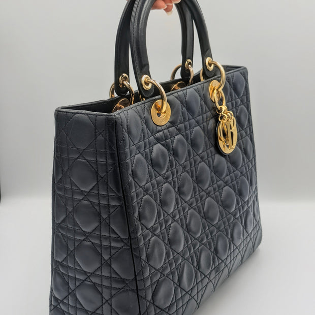 Lady Dior large noir matelassé cannage Dior