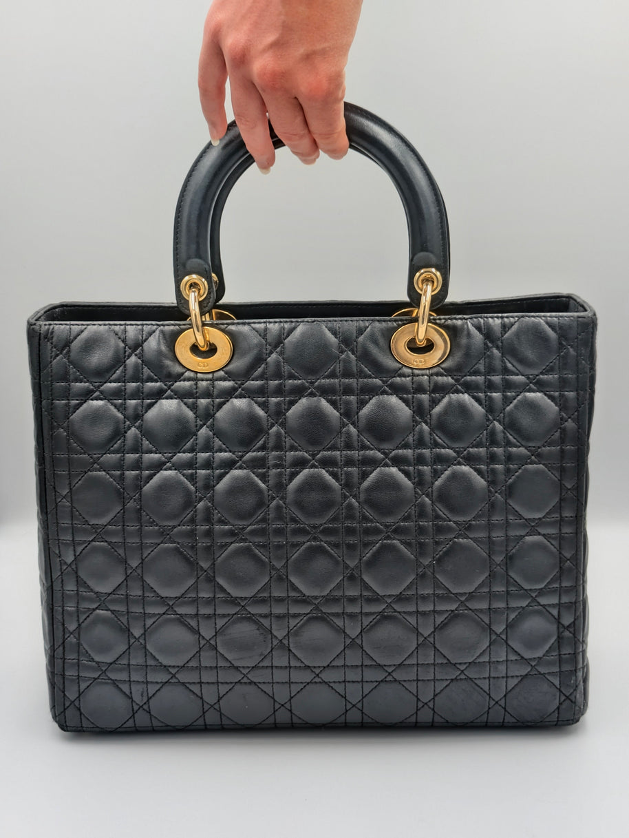 Intérieur du sac Lady Dior large cuir noir
