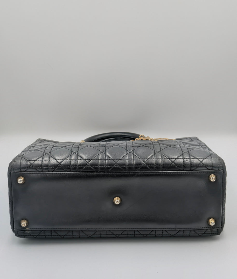 Sac Lady Dior Large — Cuir Agneau Noir Matelassé, Vintage, Breloques Dorées