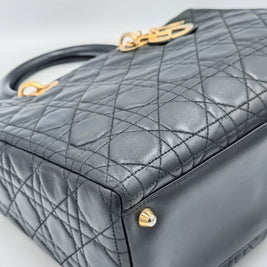 Sac Lady Dior Large — Cuir Agneau Noir Matelassé, Vintage, Breloques Dorées