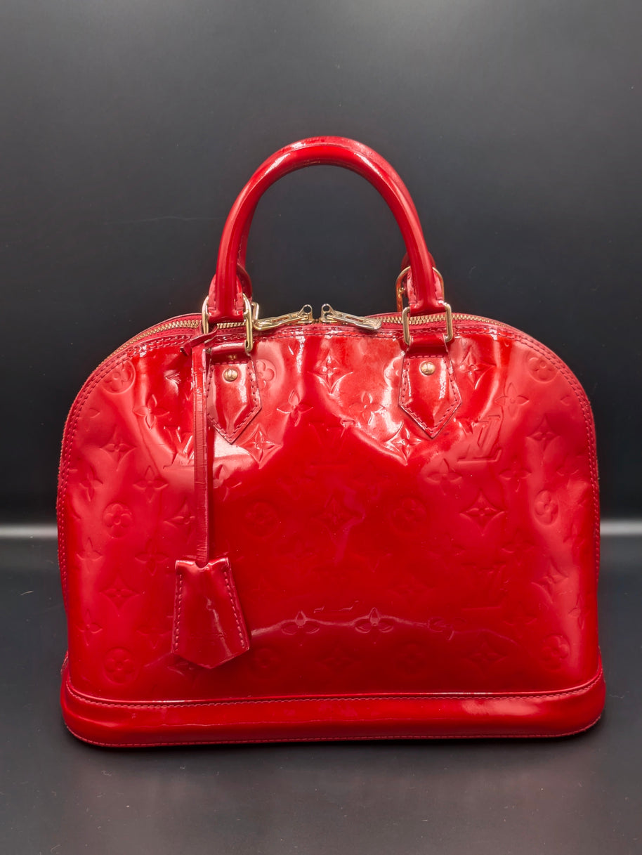 Sac Louis Vuitton Alma cuir verni rouge vintage vue principale