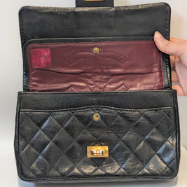 Sac Chanel 2.55 cuir noir et dorure 24k Gold- Génération 70's