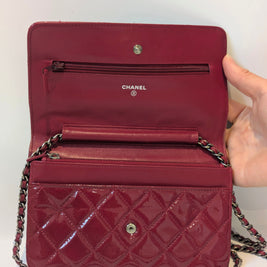 Chanel WOC rouge bordeaux étiquette numéro de série authentification