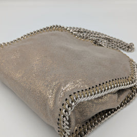 Falabella Tiny doré pailleté vue de dos