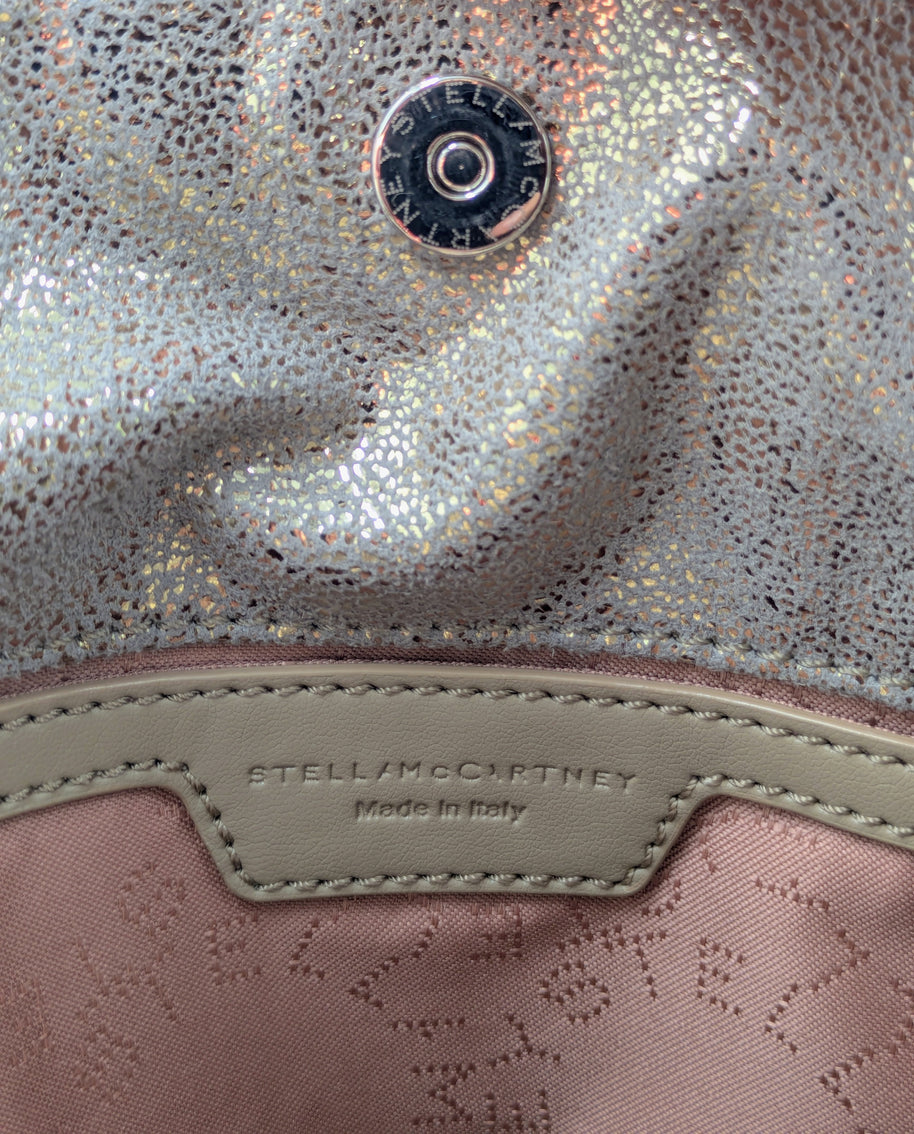Falabella Tiny pailleté gros plan texture toile