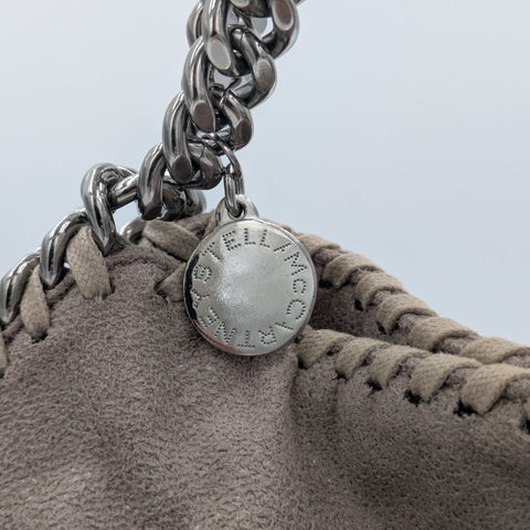Sac Stella McCartney Falabella Mini gris vue de profil