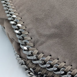 Coins et base du Stella McCartney Falabella Mini gris Tortura