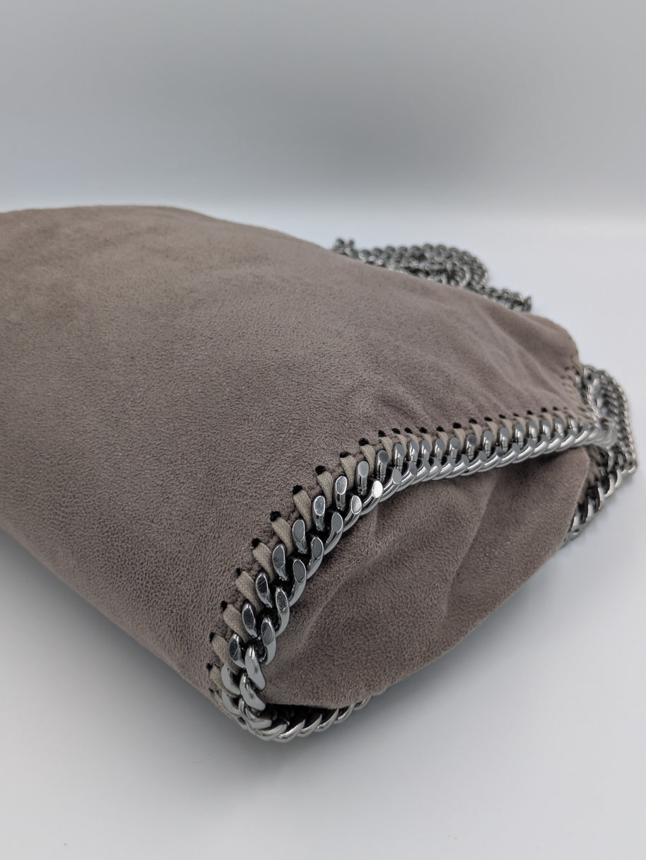 Étiquette et numéro de série du Stella McCartney Falabella Mini