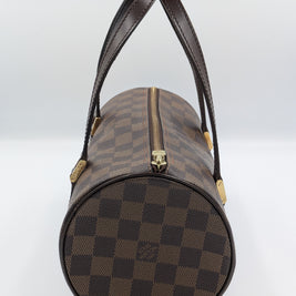 Base et coins du sac Louis Vuitton Papillon Damier vintage