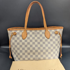 Sac Louis Vuitton Neverfull PM toile Damier Azur vintage vue de face
