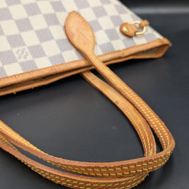Numéro de série AR1192 authentifiant le Louis Vuitton Neverfull PM Azur
