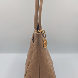 Chanel Médaillon cuir caviar camel vue générale