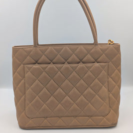 Sac Chanel Médaillon vue d'ensemble posé
