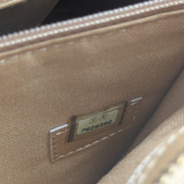 Chanel Médaillon détail marquage Chanel intérieur