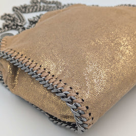 Falabella Tiny doré étiquette et numéro de série