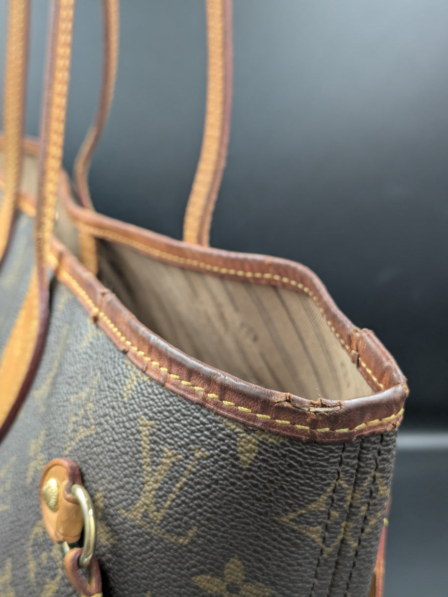 Neverfull MM détail marquage Louis Vuitton intérieur