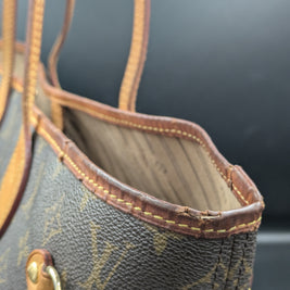 Neverfull MM détail marquage Louis Vuitton intérieur