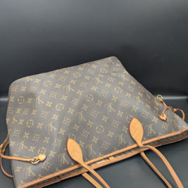 Louis Vuitton Neverfull MM détail coins et coutures
