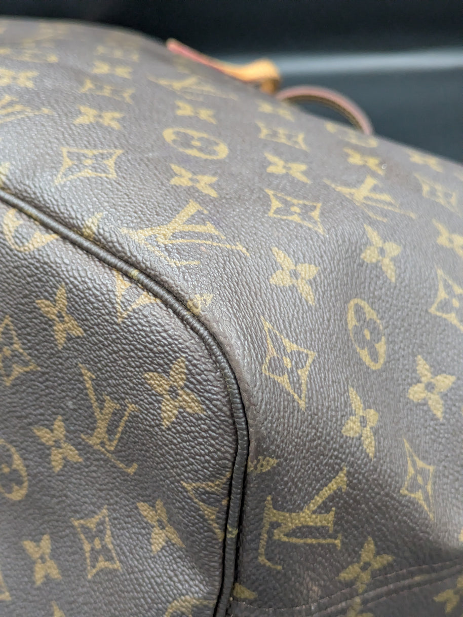Louis Vuitton Neverfull MM vue du dessous