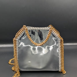 Gros plan sur la face avant du sac Stella McCartney x Sorayama argenté