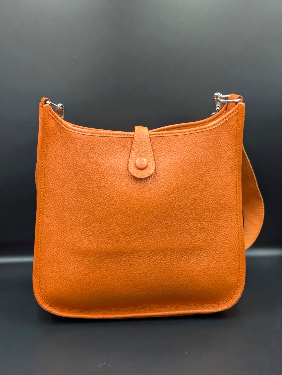 Hermès Evelyne 29 PM orange détail de dos